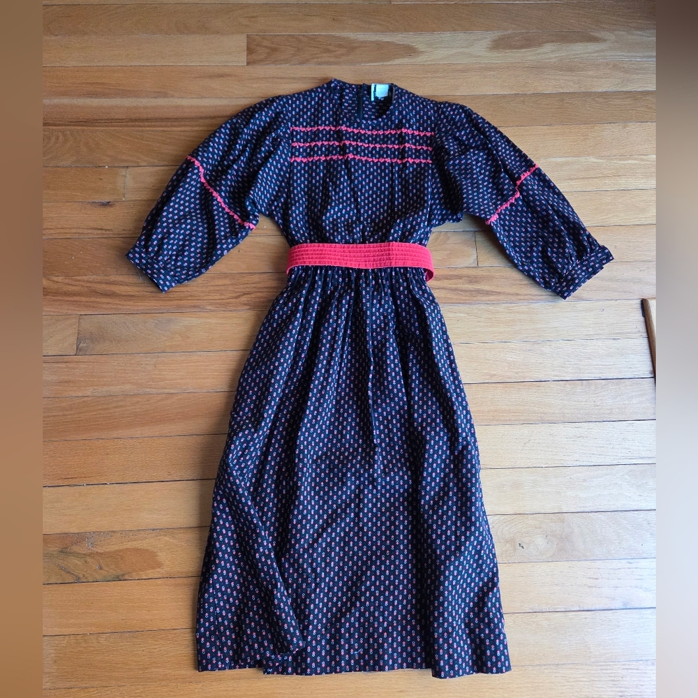 Vintage Lanz Original Unique And Rare Heart And Flower Size 5‎